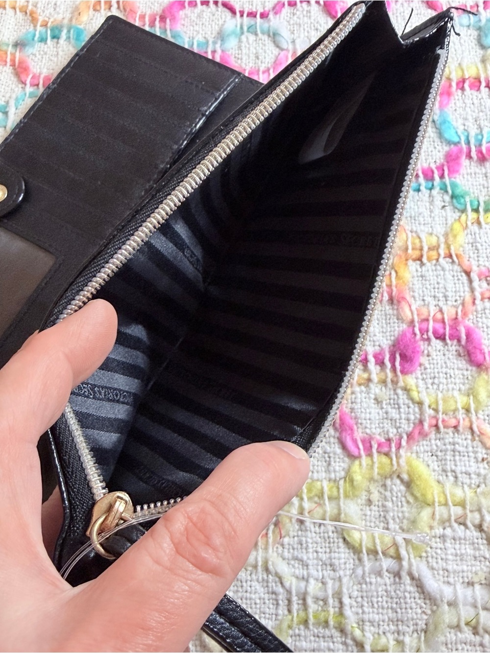 NWOT Victoria's Secret Black Studded Wristlet Wallet with Gold Hardware - Picture 4 of 4